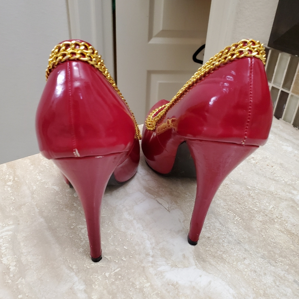 Shoes - Picture 2 of 4